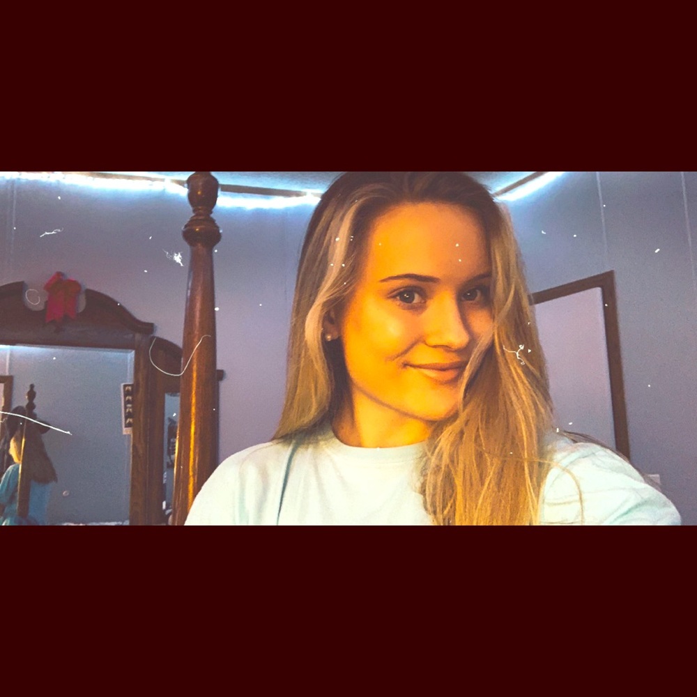 Meet your Posher, Hallee